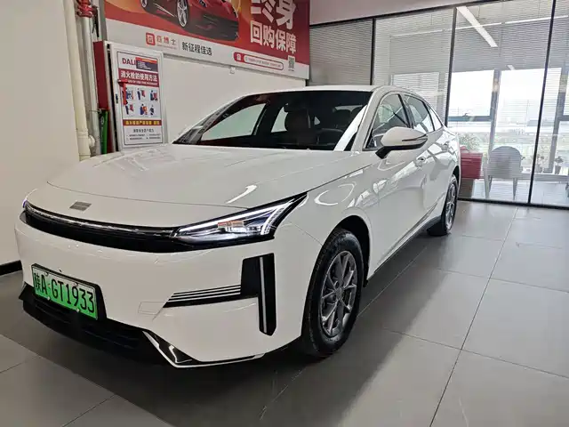 Geely Galaxy Galaxy L6 Galaxy L6 2025 Em-I 60km Sailing Version — фото