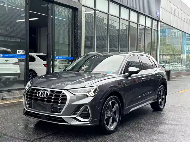 Audi Audi Q3 Audi Q3 2022 35 Tfsi Fashionable And Dynamic — фото