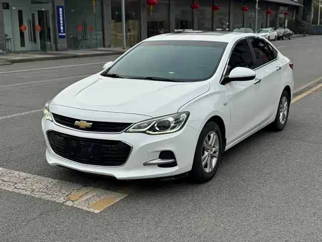Chevrolet Kovoz Kovoz 2018 320 Automatic Sunroof Version — фото
