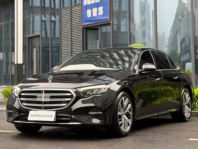 Mercedes-Benz Mercedes-Benz E-Class Mercedes-Benz E-Class 2024 E 300 L Fashion Model — фото