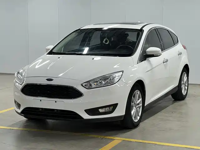 Ford Fox Focus 2017 Hatchback 1.6l Automatic Stylish Smart Mobility Version — фото
