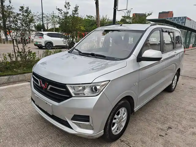Wuling Motors Wuling Hongguang Wuling Hongguang 2018 1.5l S Comfort L2b — фото