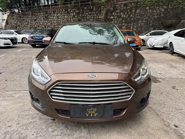 Ford Forrest Escort 2017 1.5l Automatic Comfort Model — фото