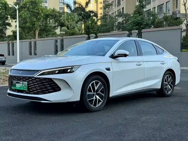Byd Qin L Qin L 2025 Dm-I Smart Driving Edition 120km Transcendent Type — фото