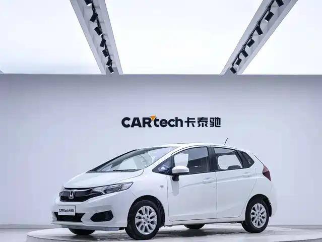 Honda Fit Fit 2020 1.5l Cvt Comfort Sunroof Edition — фото