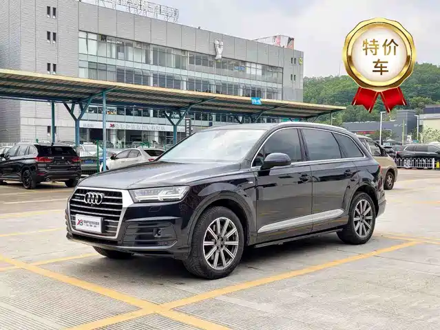 Audi Audi Q7 Audi Q7 2019 55 Tfsi Premium Model — фото