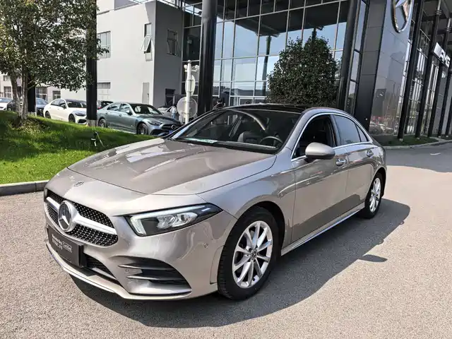 Mercedes-Benz Mercedes Benz A Class Mercedes-Benz A-Class 2022 Facelift A 200 L Sports Sedan Dynamic Type — фото