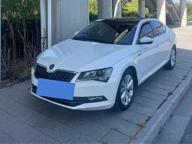 Skoda Speedy Superb 2018 Tsi330 Dsg Comfort Edition National V — фото