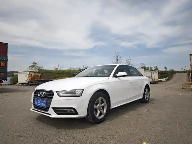 Audi Audi A4l Audi A4l 2013 35 Tfsi Automatic Comfort Type — фото