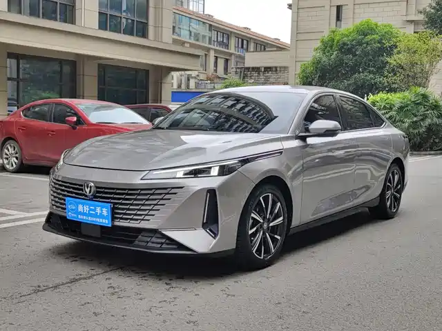 Chang'An Yida Yida 2023 Blue Whale Ne 1.5t Gdi Dct Pilot Model — фото