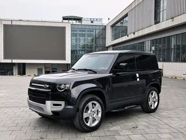 Land Rover Land Rover Defender Land Rover Defender 2024 90 3.0t P400 Hse — фото