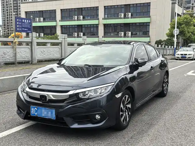Honda Civic Civic 2016 220turbo Cvt Deluxe Edition — фото