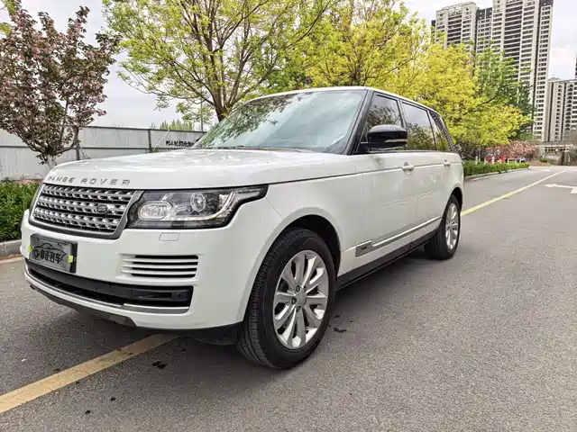 Land Rover Range Rover Range Rover 2016 3.0 Sc V6 Vogue Extended Edition — фото