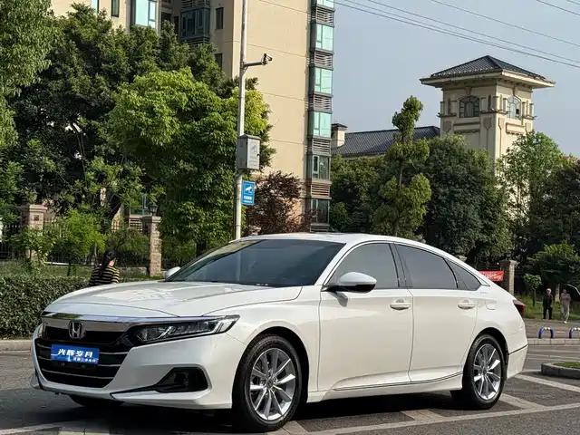Honda Accord Accord 2022 260turbo Deluxe Edition — фото