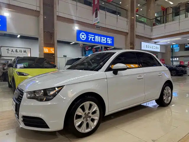 Audi Audi A1 Audi A1 2014 30 Tfsi Sportback Fashionable — фото