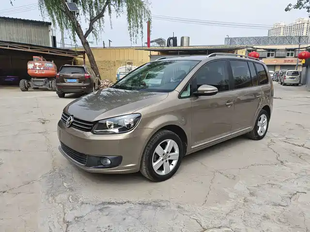 Volkswagen Touran Touran 2015 1.4t Dsg Comfort Version 5 Seats — фото