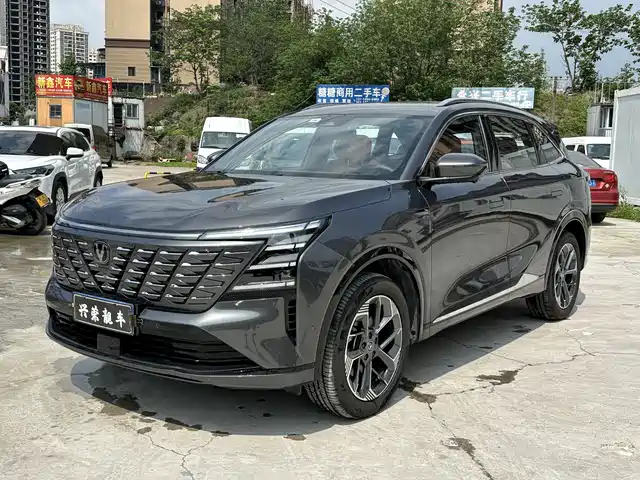Chang'An Changan Cs75plus Changan Cs75 Plus 2025 Fourth Generation 1.5t New Blue Whale Smart Flagship Model — фото