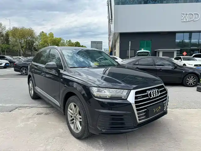 Audi Audi Q7 Audi Q7 2018 40 Tfsi Comfort Type — фото