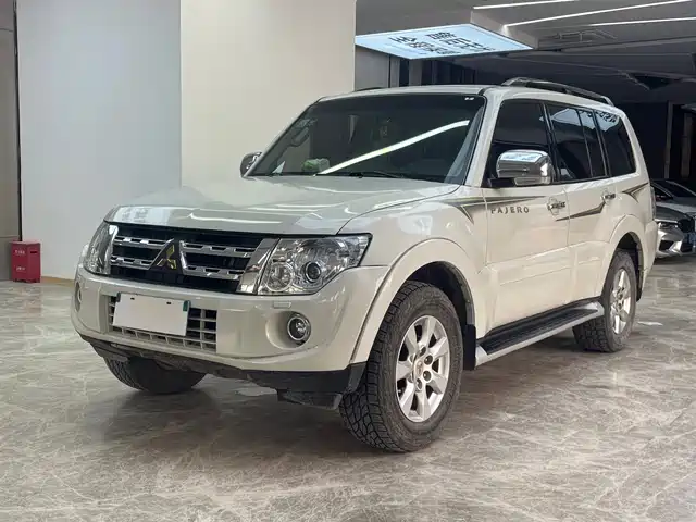 Mitsubishi Pajero (Imported) Pajero Imported 2012 3.0l Elite Transcendence Edition — фото