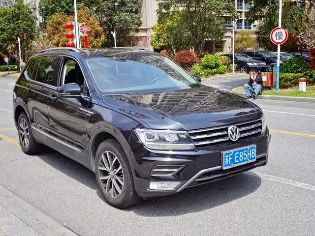 Volkswagen Tiguan L Tiguan L 2018 Facelift 330tsi Automatic Two-Wheel Drive Luxury Version — фото