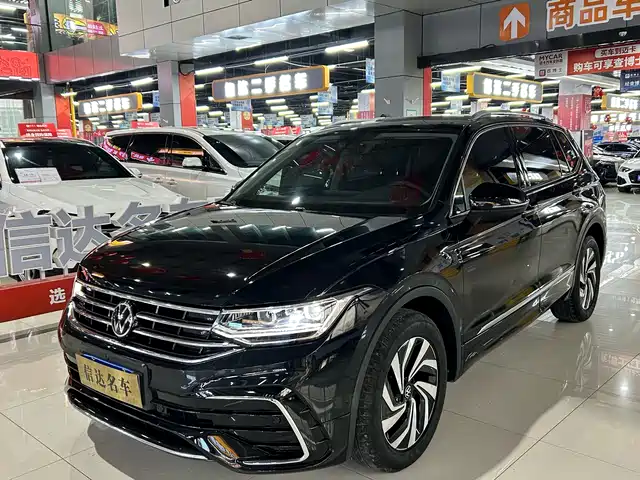 Volkswagen Tiguan L Tiguan L 2024 Outstanding Model 330tsi Automatic Two-Wheel Drive R-Line Longyao Edition — фото