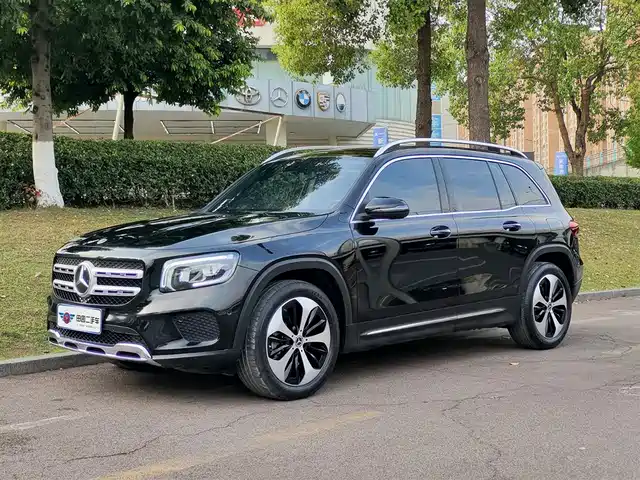 Mercedes-Benz Mercedes-Benz Glb Mercedes-Benz Glb 2023 Glb 220 Fashion Model — фото