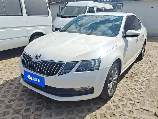 Skoda Octavia Octavia 2022 1.5l Automatic Comfort Edition — фото