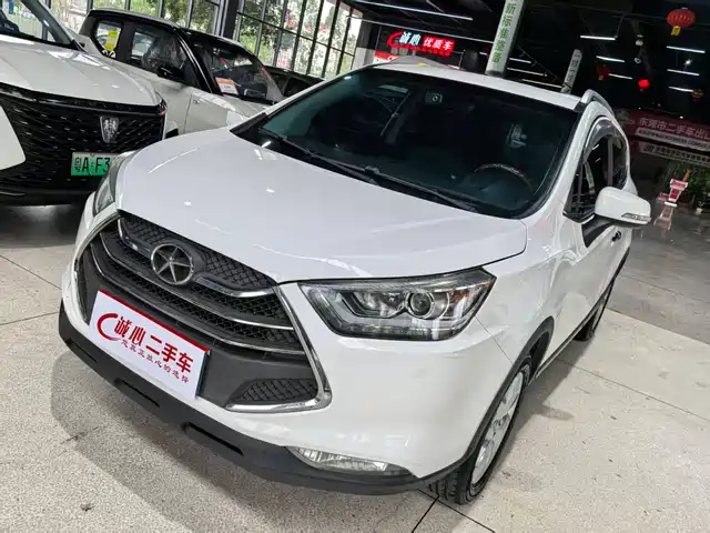 Jiangxi Automobile Group Ruifeng S3 Refine S3 2015 1.5l Manual Luxury Smart Exclusive Edition — фото