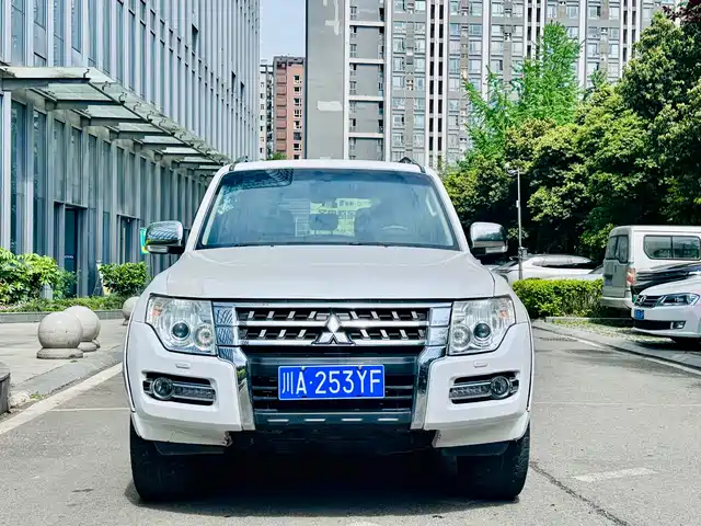 Mitsubishi Pajero (Imported) Pajero Imported 2014 3.0l Elite Edition — фото