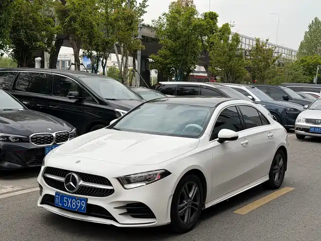 Mercedes-Benz Mercedes Benz A Class Mercedes-Benz A-Class 2022 Facelift A 180 L Sports Sedan — фото