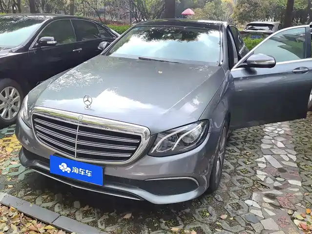 Mercedes-Benz Mercedes-Benz E-Class Mercedes-Benz E-Class 2016 E 300 L Fashion Model — фото