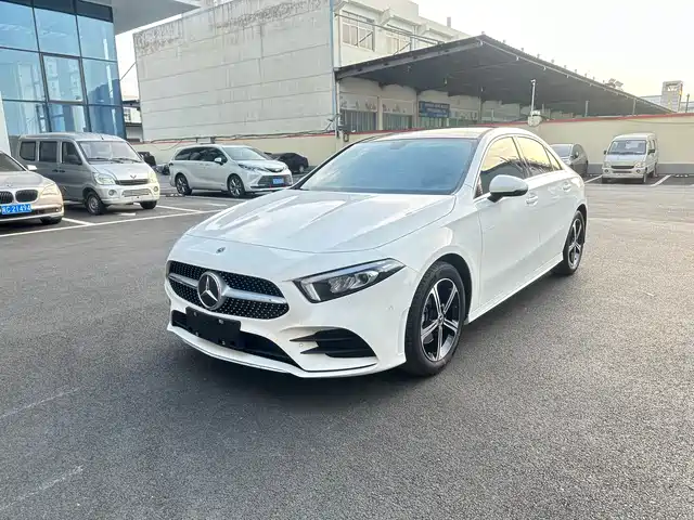 Mercedes-Benz Mercedes Benz A Class Mercedes-Benz A-Class 2022 Facelift Three A 200 L Sports Sedan Fashionable — фото