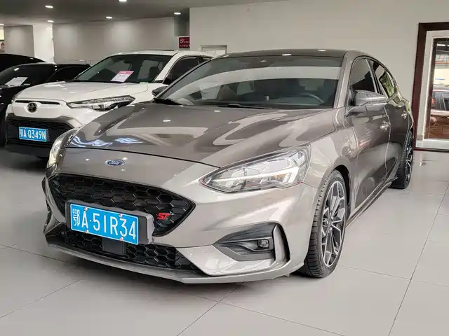 Ford Fox Focus 2020 Hatchback Ecoboost 180 Automatic St Line — фото