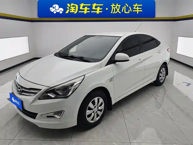 Hyundai Reina Reina 2014 1.4l Manual Smart Gls — фото