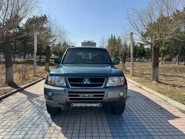 Mitsubishi Pajero Pajero 2011 V73 3.0l At Glx — фото