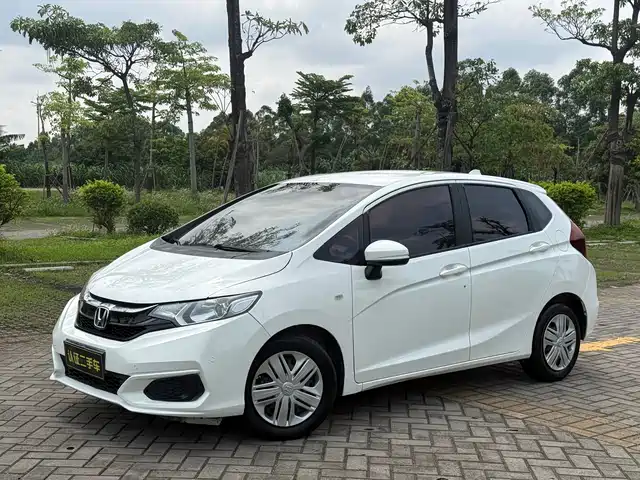 Honda Fit Fit 2018 1.5l Cvt Comfort Edition — фото