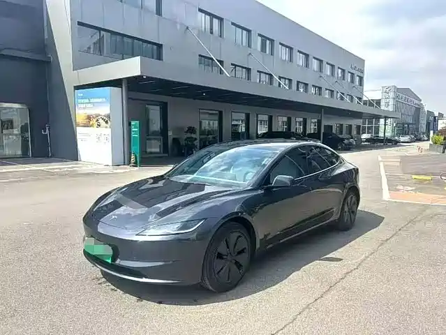 Tesla Model 3 Model 3 2023 Rear-Wheel Drive Version — фото