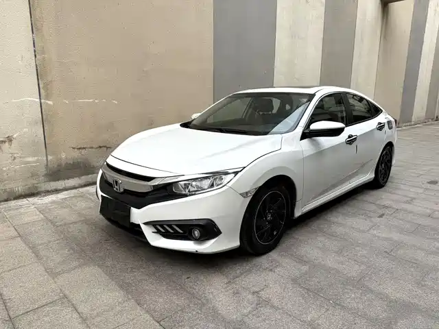 Honda Civic Civic 2016 220turbo Manual Deluxe Edition — фото