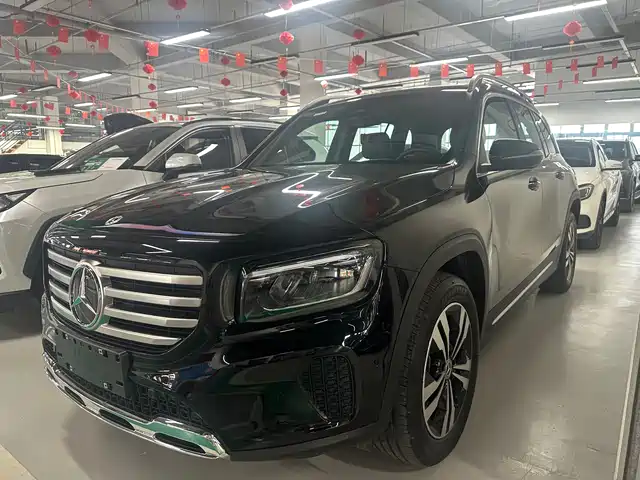 Mercedes-Benz Mercedes-Benz Glb Mercedes-Benz Glb 2024 Glb 200 Fashion Model — фото