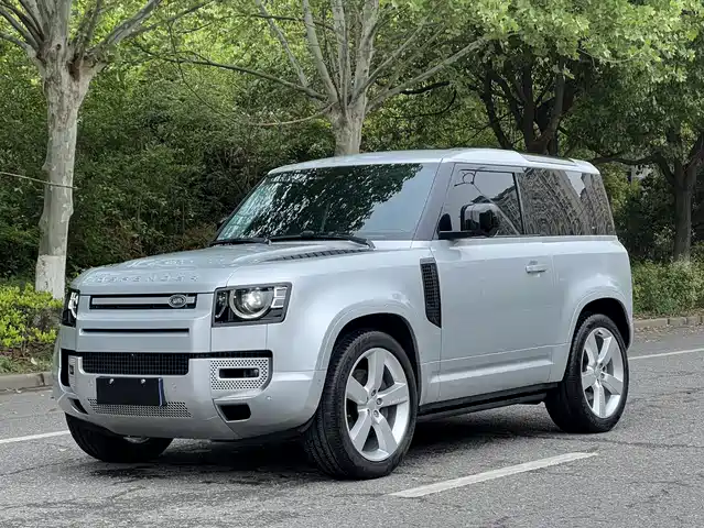 Land Rover Land Rover Defender Defender/3.0t/22 Models/90 P400 Xs — фото