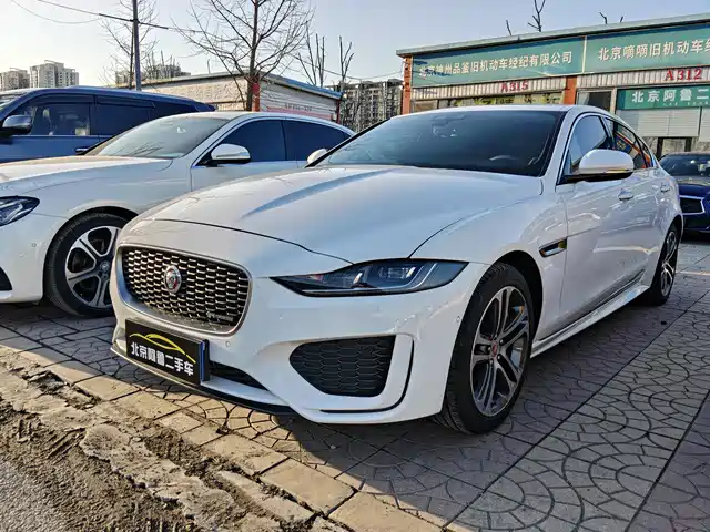 Jaguar Jaguar Xel Jaguar Xel 2021 2.0t 200ps R-Dynamic Youth Sports Edition — фото