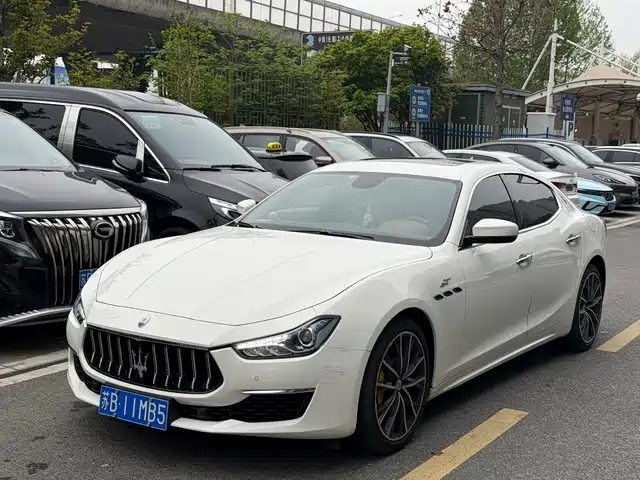 Maserati Ghibli 2022 г. — фото