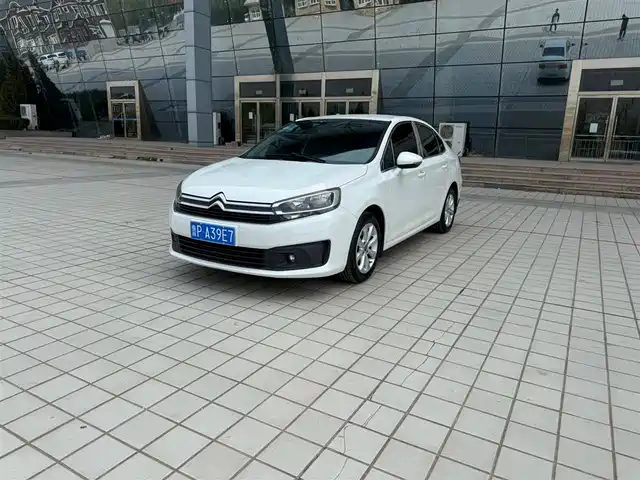 Citroën C4 Sega C4 Sega 2016 1.6l Automatic Luxury Model — фото