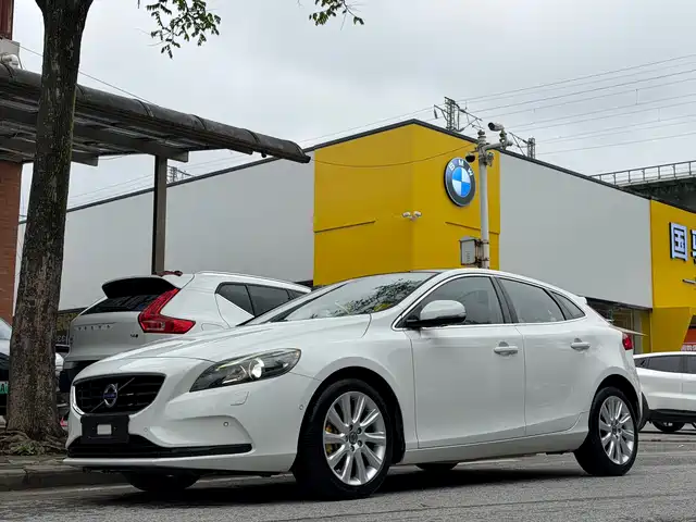 Volvo Volvo V40 Volvo V40 2014 2.0t Zhiya Edition — фото