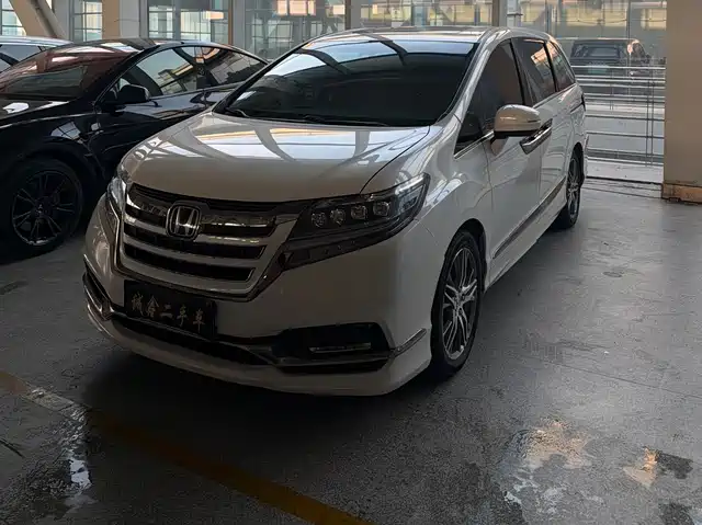 Honda Alison Alison 2019 2.0l Hybrid Deluxe Edition — фото