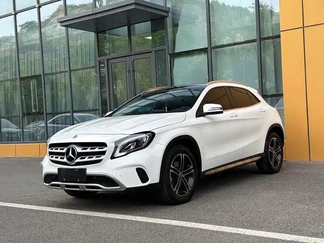 Mercedes-Benz Mercedes-Benz Gla Mercedes-Benz Gla 2019 Gla 200 Fashion Model — фото