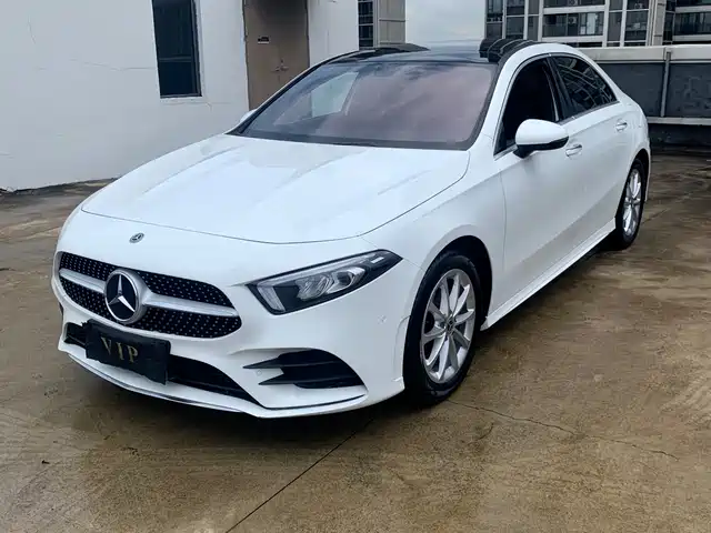 Mercedes-Benz Mercedes Benz A Class Mercedes-Benz A-Class 2021 A 200 L Sports Sedan Fashionable — фото