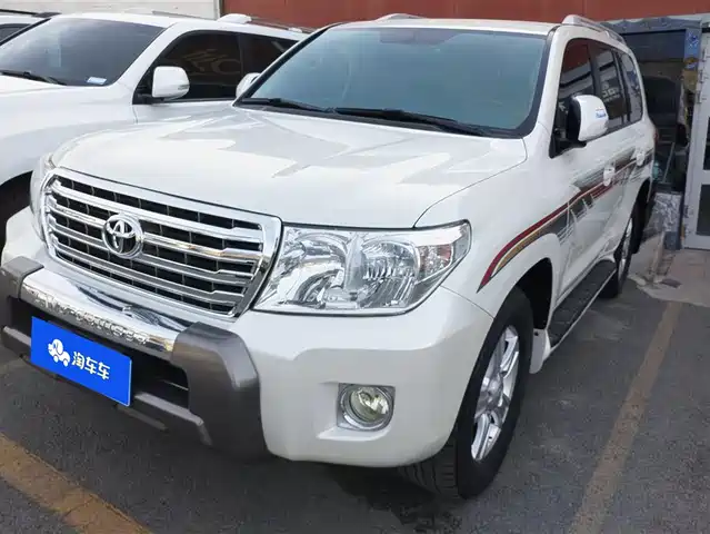 Toyota Land Cruiser (Imported) Land Cruiser Imported 2015 4.0l V6 Middle East Low-End Version — фото