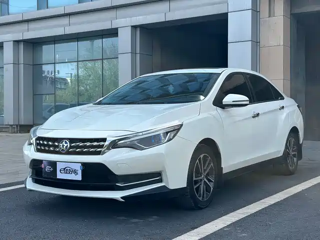 Qichen Venucia D60 Venucia D60 2018 1.6l Cvt Intelligent Link Elite Edition — фото