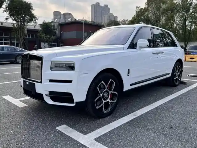 Rolls Royce Cullinan Cullinan 2024 Black Badge — фото